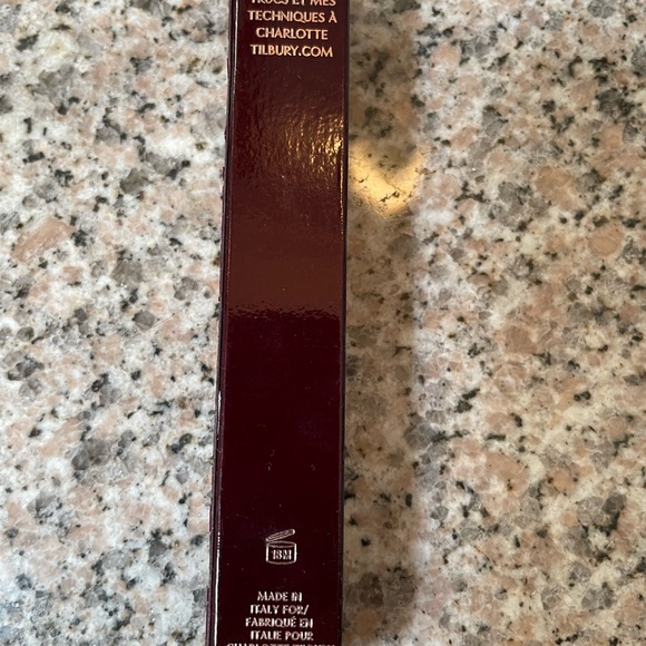 NWT Lip Lustre in Red Vixen - Picture 3 of 3